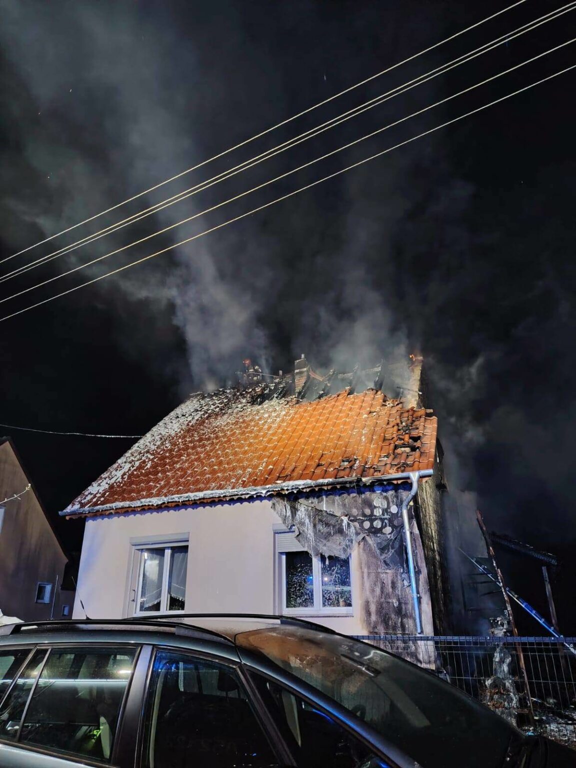 pożar domu Zasieki - ewakuacja mieszkańc&oacute;w pożar Lubsko