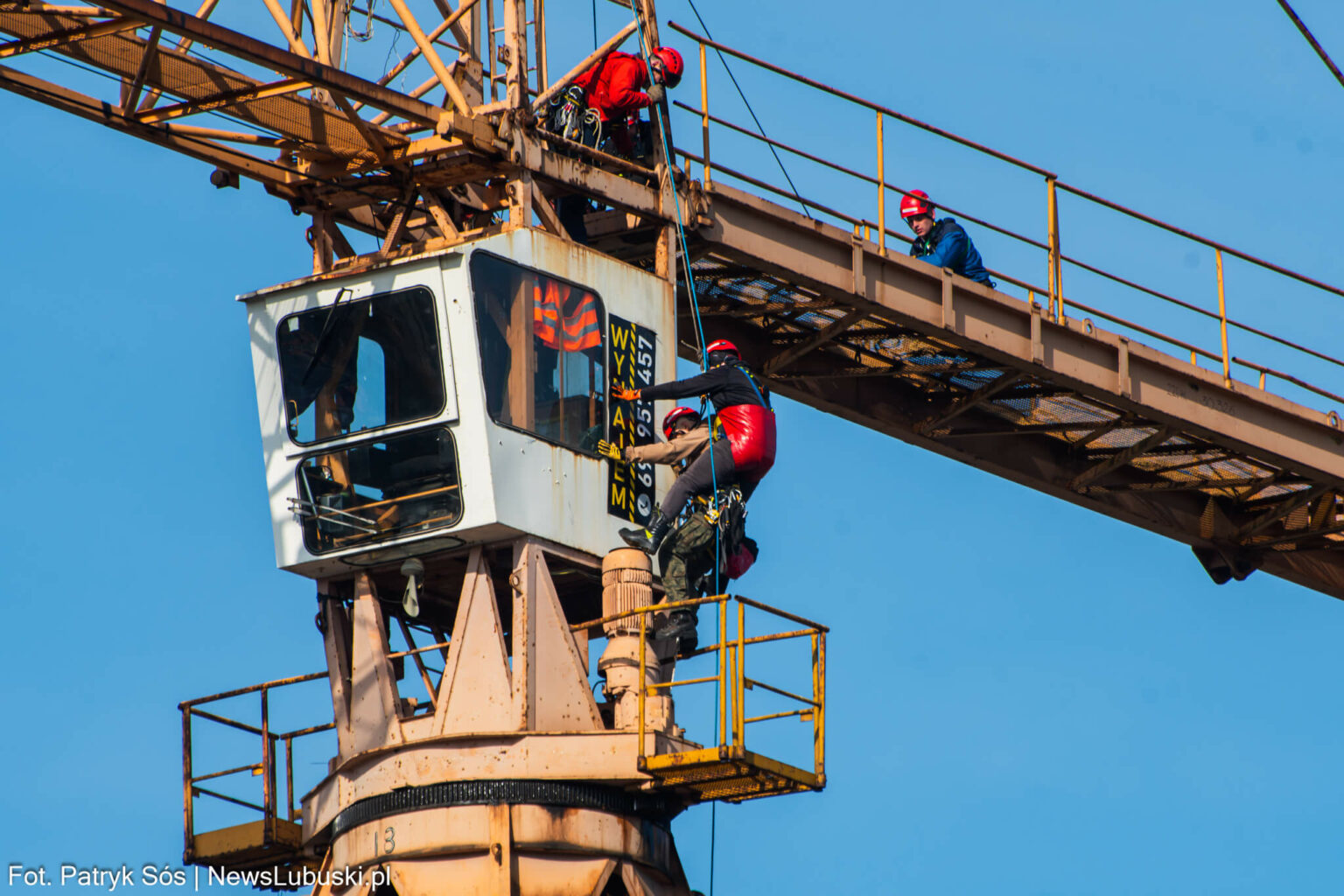szkolenie strażak&oacute;w Zielona G&oacute;ra - ratownictwo wysokościowe