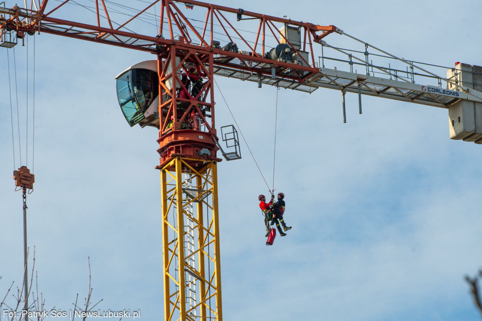 szkolenie strażak&oacute;w Zielona G&oacute;ra - ratownictwo wysokościowe