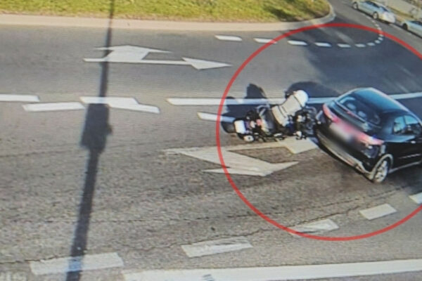 wypadek Zielona Góra motocyklistka - nagranie wypadku rondo