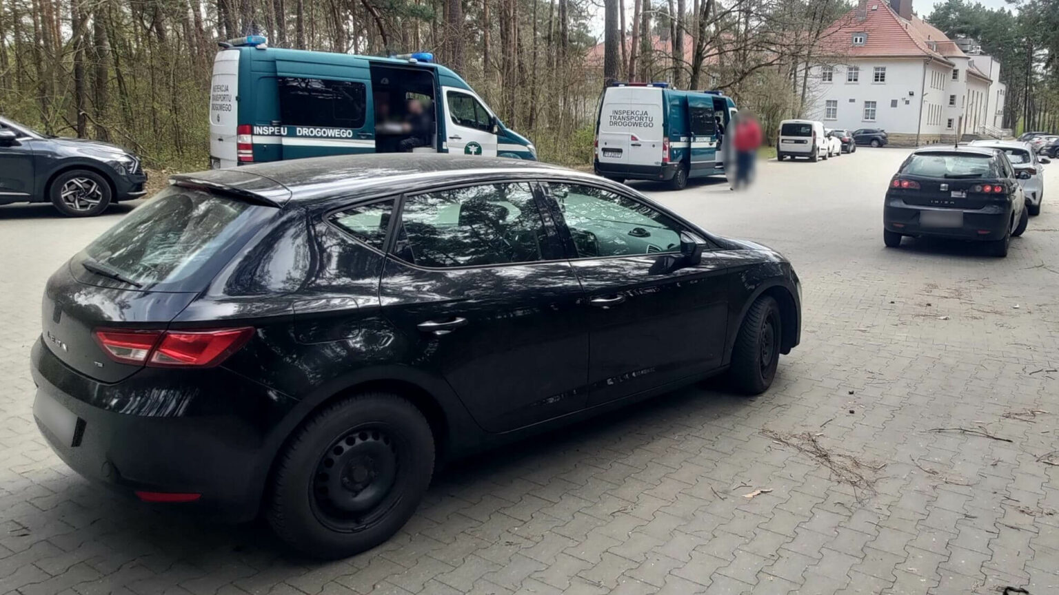 nielegalne przewozy Żary Żagań - kierowca pr&oacute;bował uciec