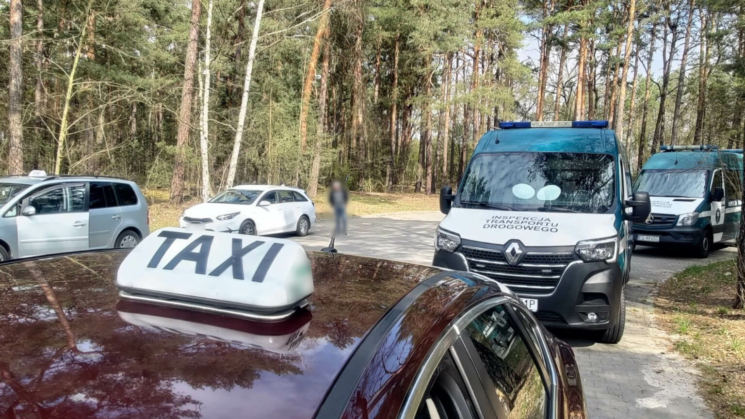 nielegalne przewozy Żary Żagań - kierowca pr&oacute;bował uciec