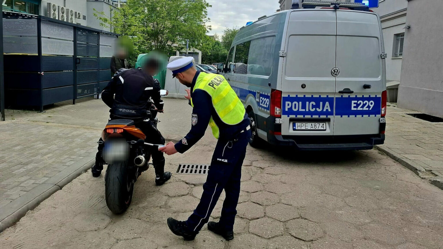 akcja policji Zielona G&oacute;ra motocykliści - mandaty dla motocyklist&oacute;w
