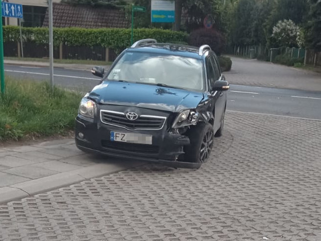 kolizja Zielona Góra - kierowca bez uprawnień