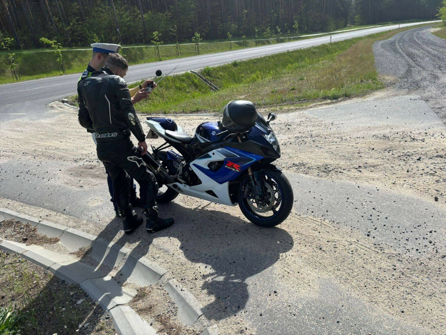 kontrole policji Zielona G&oacute;ra - sonometr policja