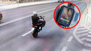 Motocyklista szalał na jednym kole w Zielonej Górze. Kilka godzin później wpadł ponownie (FILM)