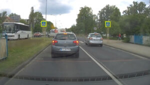 Groza w Zielonej Górze. Taksówkarz zignorował przepisy. Jest nagranie