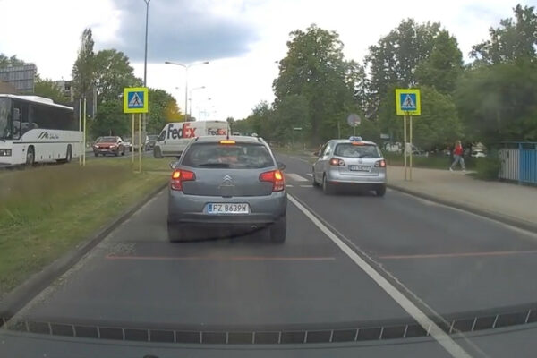 przejście dla pieszych Zielona Góra - taksówkarz zignorował przepisy