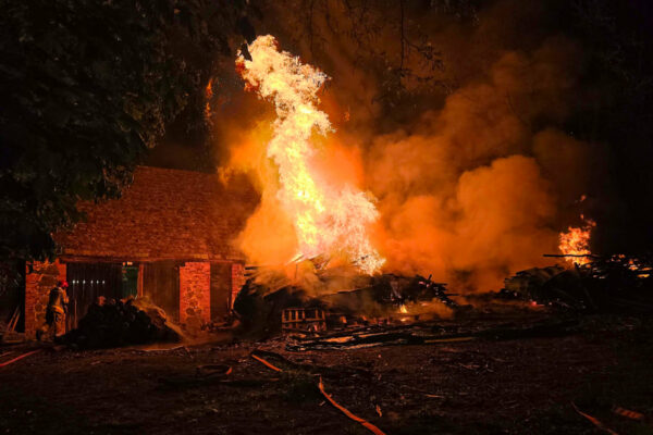 pożar Świdnica pod Zieloną Górą - 8 zastępów straży pożarnej
