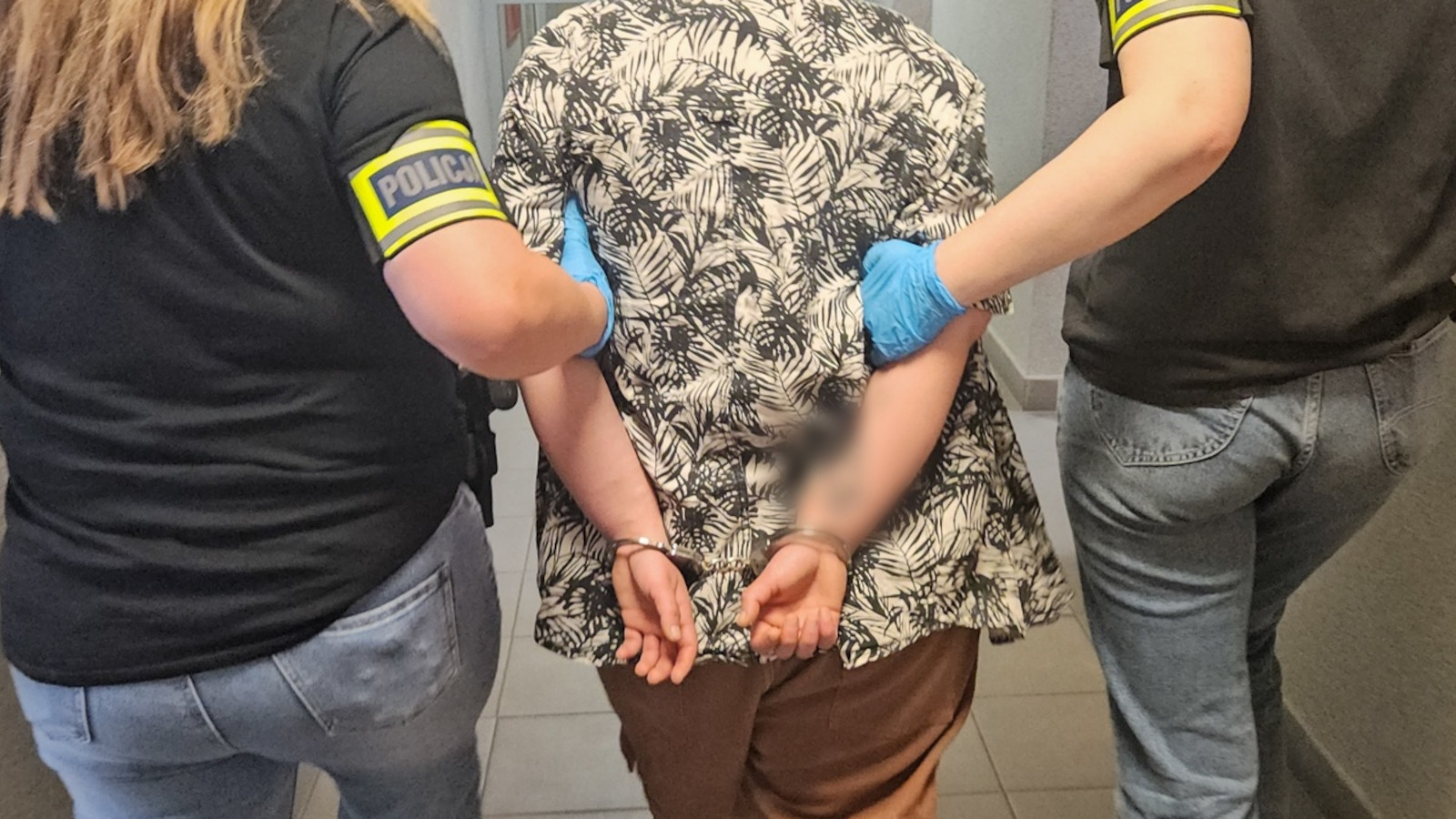 pożar Zielona Góra - uszkodzone nowe auta