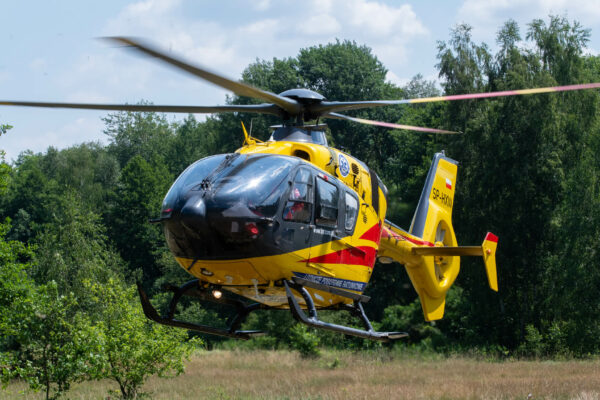 wypadek wyścig kolarski Zielona Góra - śmigłowiec LPR Zielona Góra