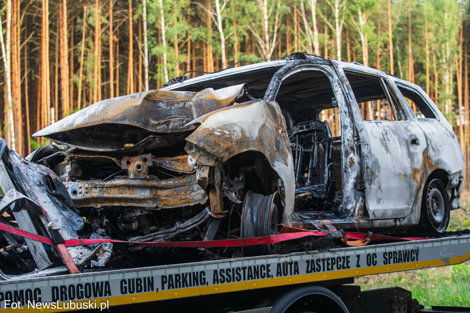 tragiczny wypadek Gubin -&nbsp;auto stanęło w płomieniach