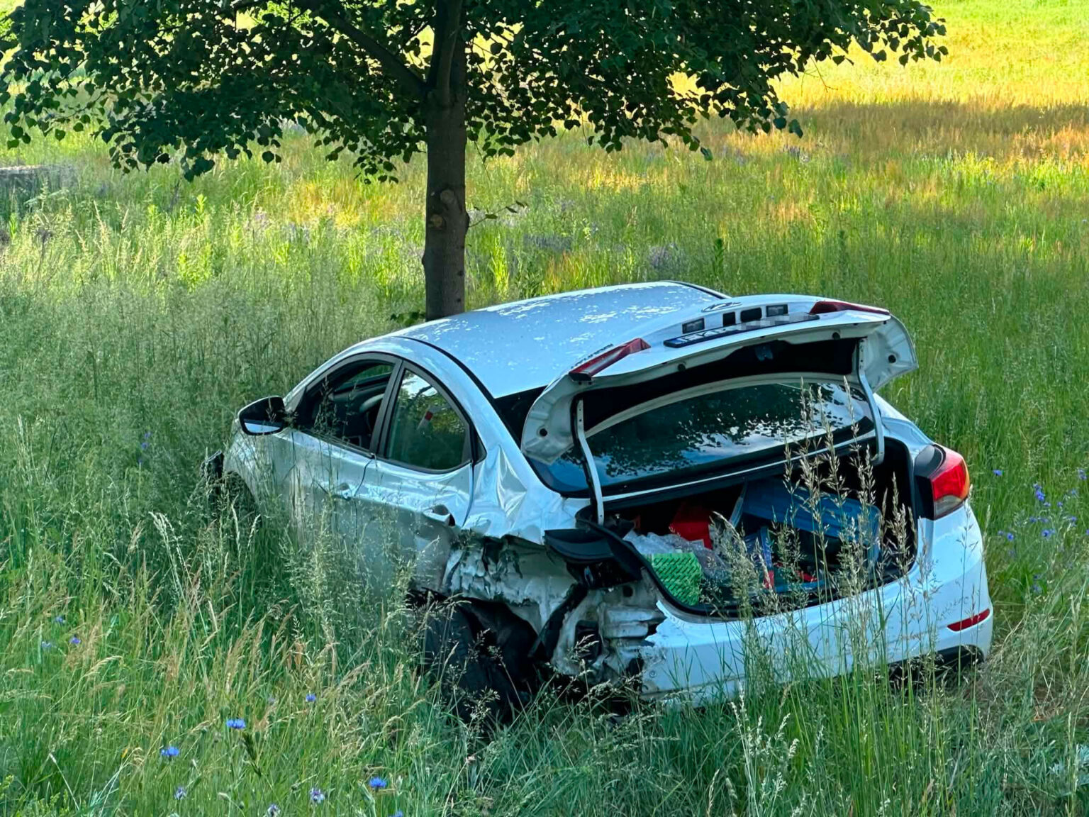 wypadek koło Lubska - dachowanie na DW287